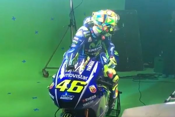 [Vidéo] Rossi rencontre Vinales entre deux tournages