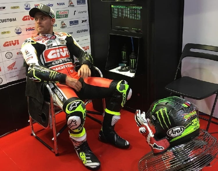 MotoGP : Quand Crutchlow filme ses tours de piste avec son portable sur le réservoir