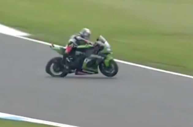 [Vidéo] WSBK : Le leader du championnat Rea s’est fait peur à Donington