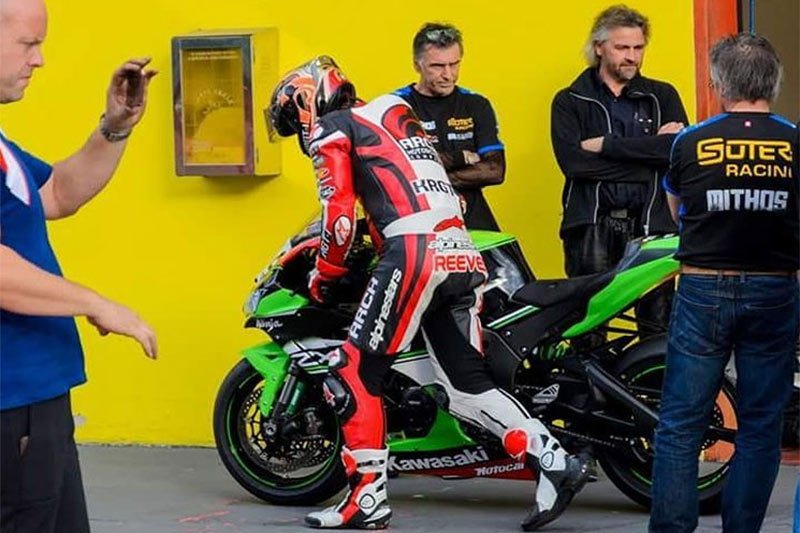 [People] Keanu Reeves coaché par Troy Corser au Mugello…