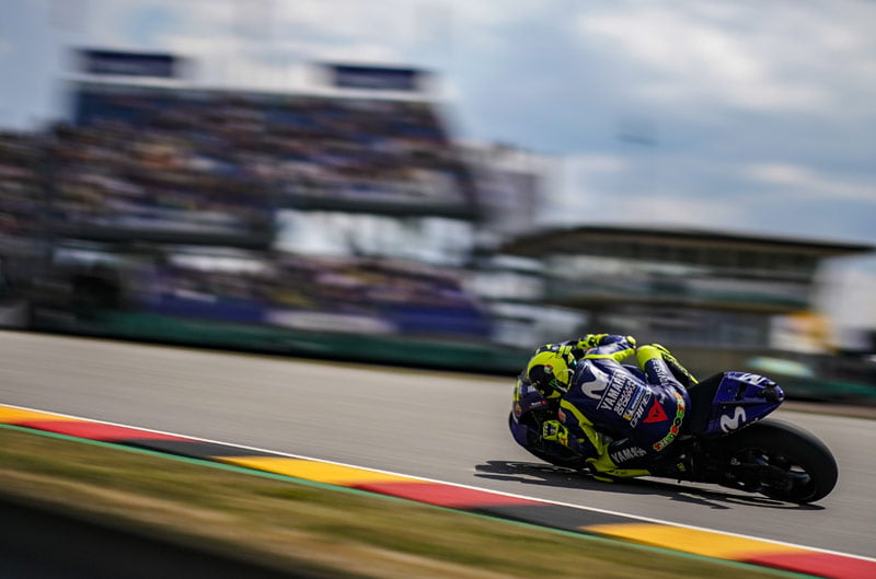 Grand Prix d’Allemagne Sachsenring MotoGP J.1 : Valentino Rossi toujours mécontent de l’électronique.