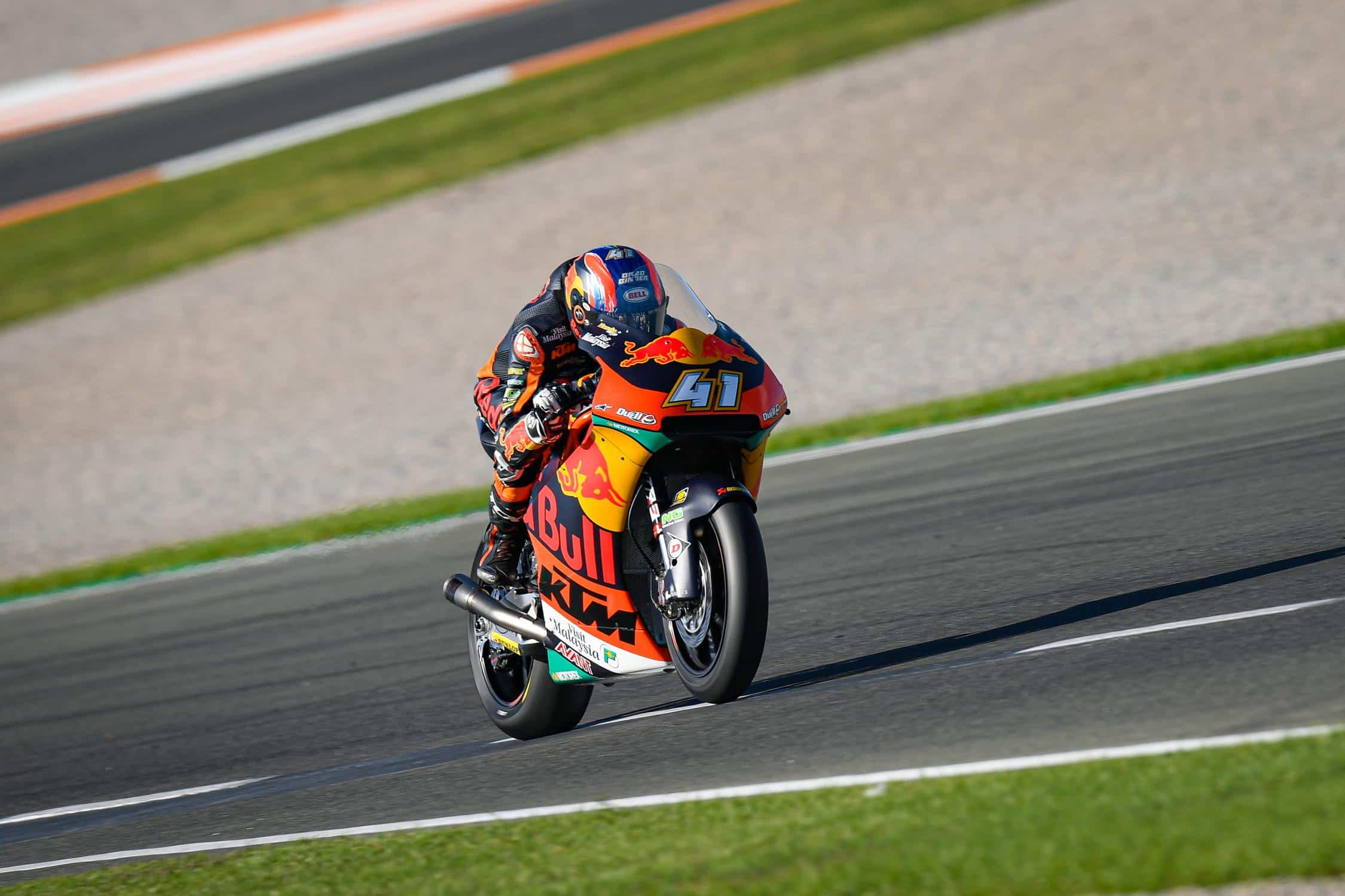 Moto2 Valence FP3 : Brad Binder domine et bat de nouveau la record de la piste