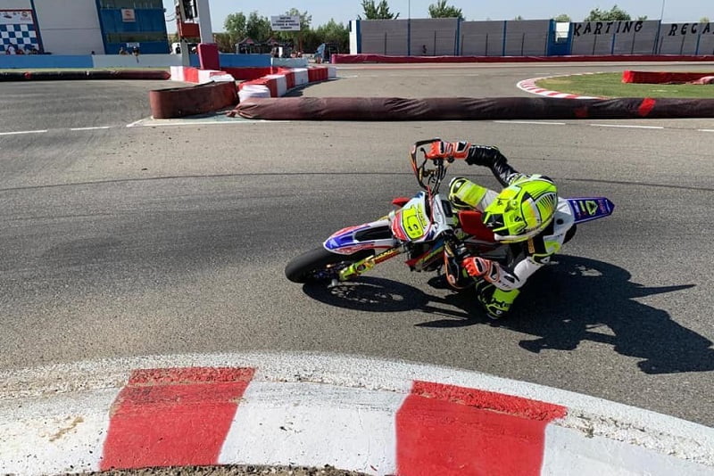 L’art en mouvement : filmer une moto sur un circuit avec un drone, avec Álvaro Bautista