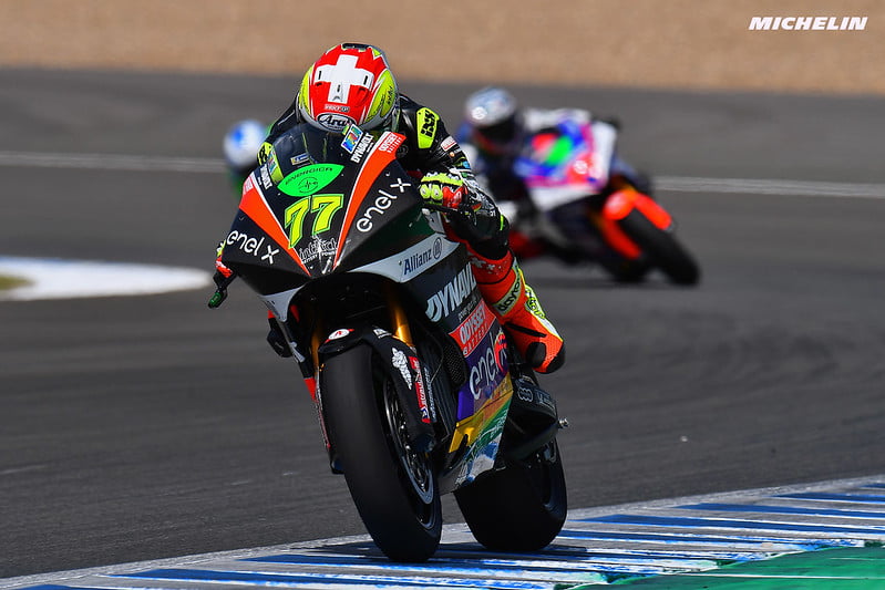 MotoE Jerez 2 J1 : Dominique Aegerter parvient à contenir Eric Granado. Pour combien de temps ?