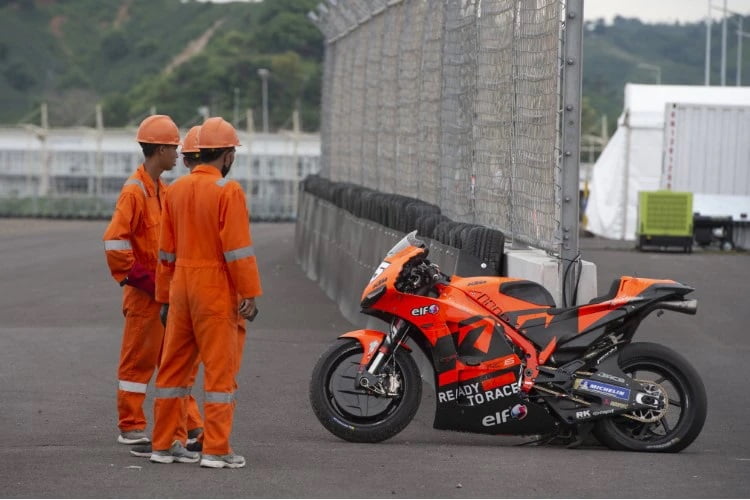 MotoGP Tests Mandalika J3 mi-temps : des chutes, des blessés et des forfaits, les pilotes souffrent en Indonésie