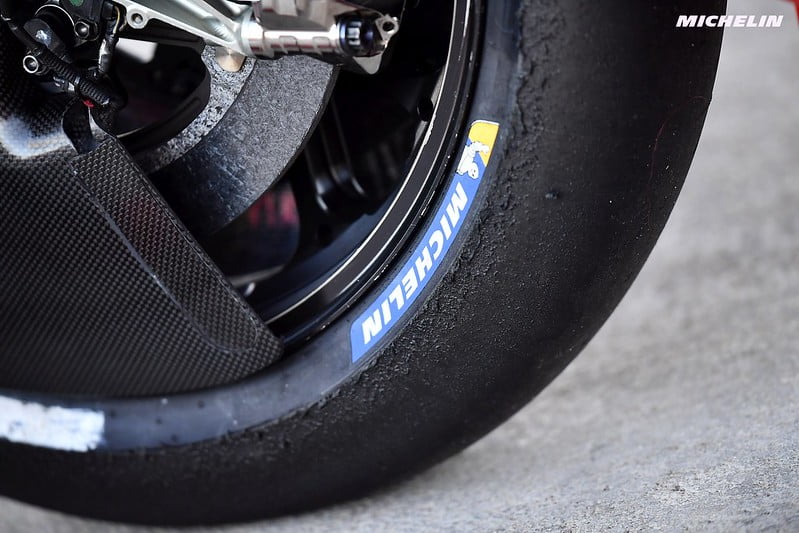 MotoGP : le capteur de pression unique a été testé à Sepang et depuis les  pilotes demandent à Michelin de revoir celle de son pneu avant - Paddock GP