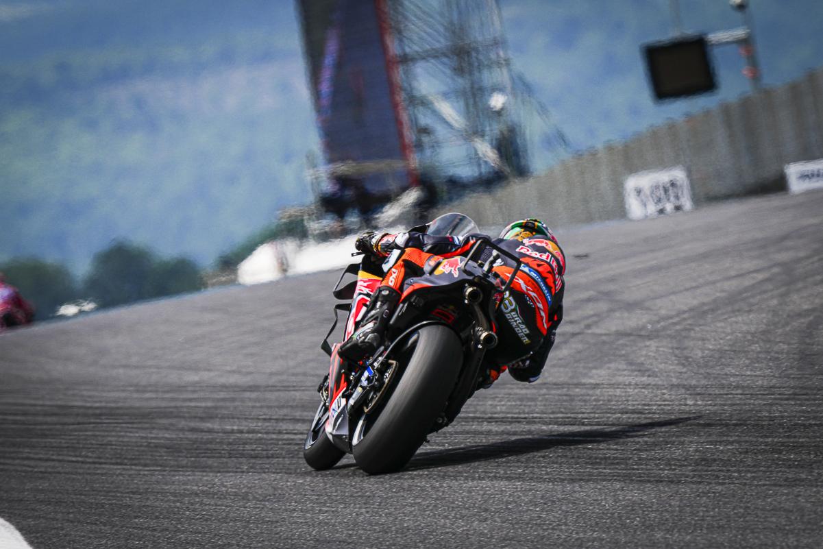 MotoGP Italie J2 : Brad Binder (KTM/11) est tout seul à 366,1 km/h