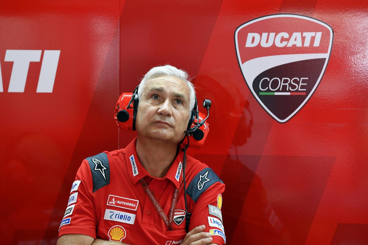 MotoGP, quand Davide Tardozzi égratigne KTM : « Ducati aime coller le lettrage Ducati là où il y a quelque chose de Ducati »