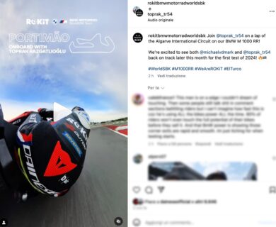 Wsbk Video Toprak Razgatlioglu Montre D J Ce Quil Sait Faire Avec Une Bmw M Rr Paddock Gp