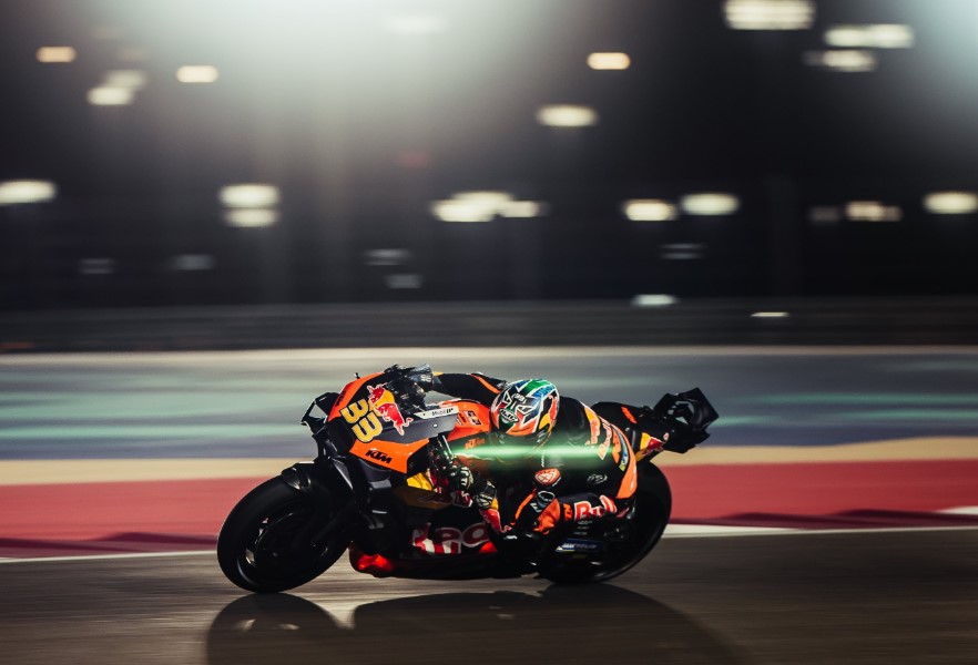 MotoGP, chez KTM on ne fanfaronne pas : « je suis content du travail mais pas de la vitesse » signale Francesco Guidotti