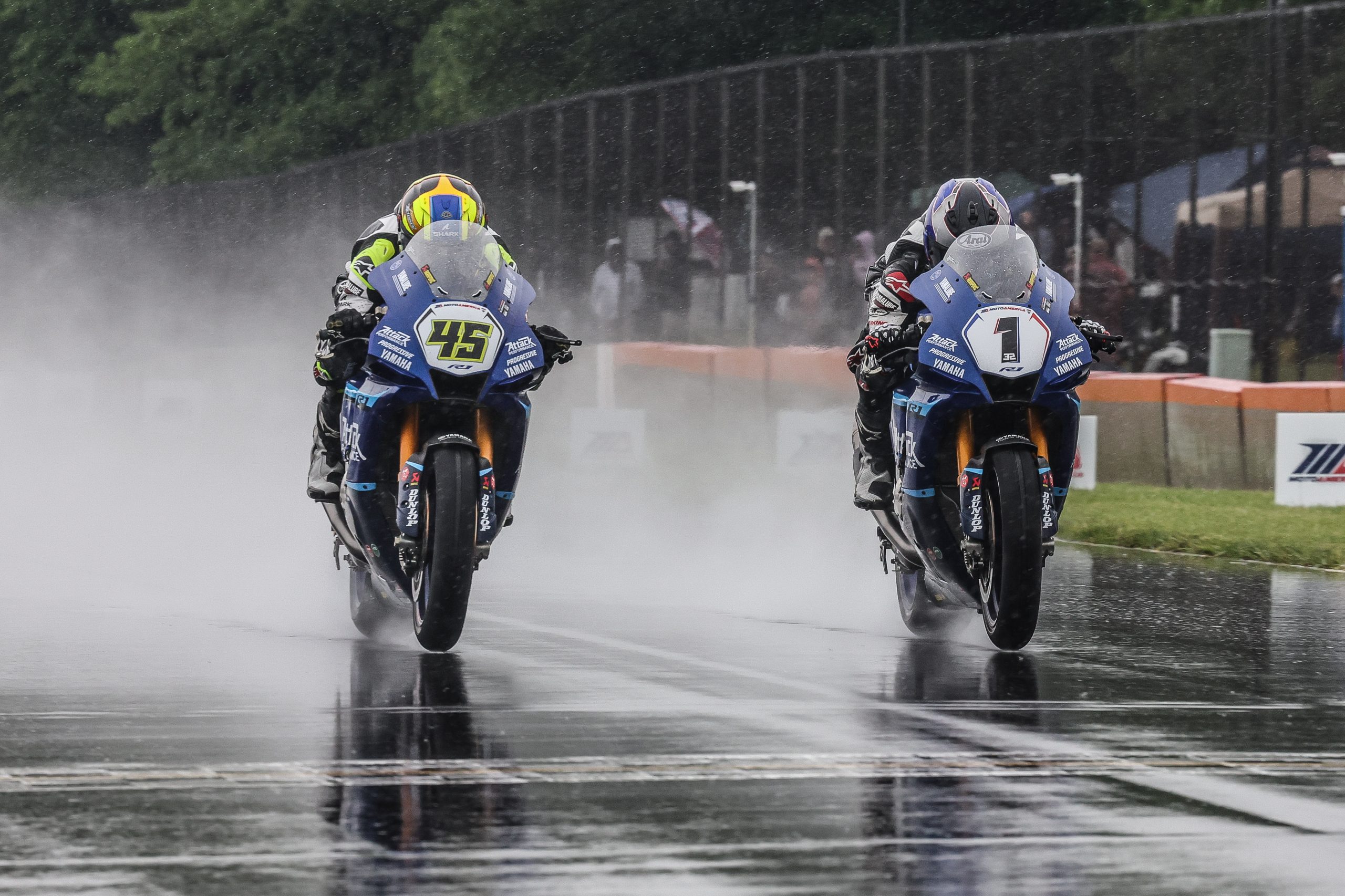 MotoAmerica – Road America : Loris Baz sur le podium en Course 1