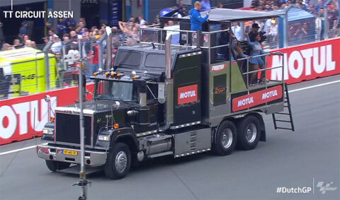 MotoGP Pays-Bas Assen Parade LIVE : La charette version néerlandaise...