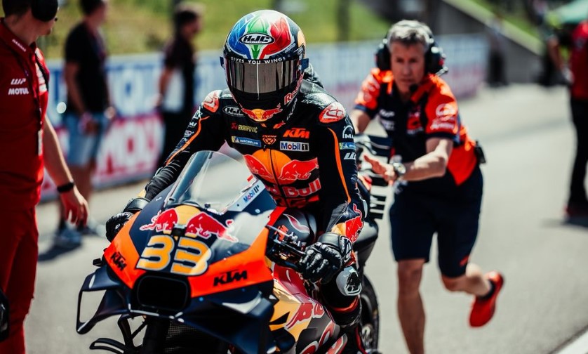 MotoGP, Brad Binder : « ils ont choisi un pilote Ducati et un pilote Aprilia, cela nous donnera une indication beaucoup plus claire sur notre KTM »