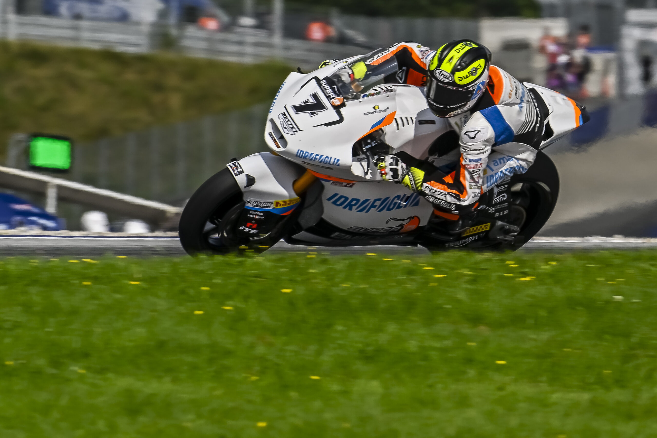 Moto2 – Barry Baltus, trahi par sa machine en Autriche : « Le soleil brillera un jour »