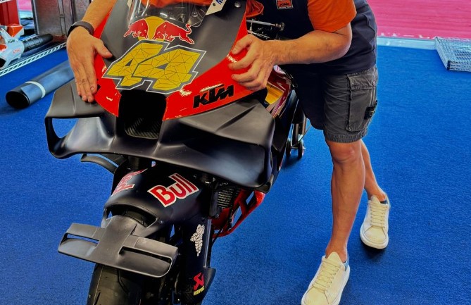 MotoGP : pendant ce temps, chez KTM, on teste à la maison …