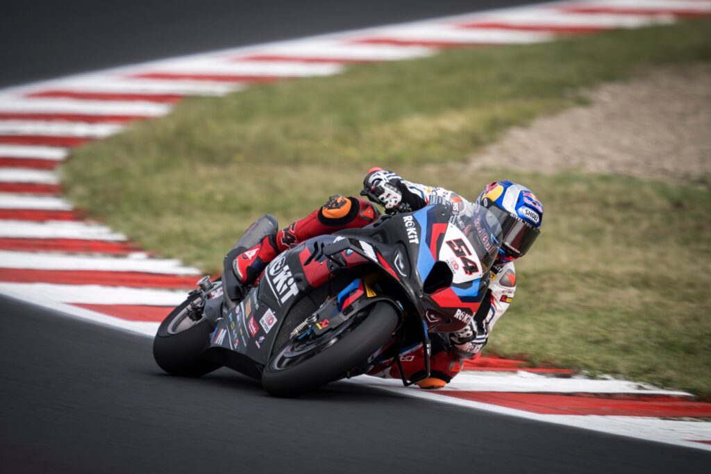 WSBK Magny-Cours FP1 : le règne de Toprak Razgatlioglu se poursuit avec une nouvelle démonstration de force