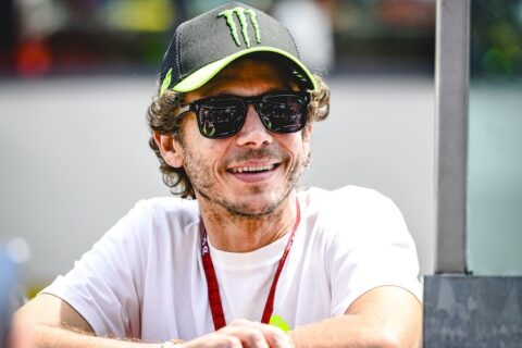 MotoGP, Carmelo Ezpeleta donne un conseil à Valentino Rossi lorsqu’il rappelle la saison 2015 : "il vaut mieux laisser tomber"