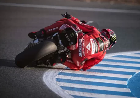 WSBK Jerez Superbike Course Superpole : Nicolo Bulega impérial, Toprak Razgatlioglu en poursuite