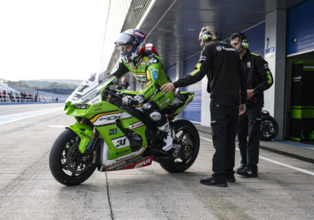 WSBK Superbike Test Jerez : L'équipe Kawasaki WorldSBK dévoile fièrement sa livrée pour la saison 2025