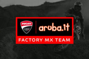 Le célèbre team Aruba.it abandonne le Supersport mais sera l'équipe officielle Ducati en Motocross !