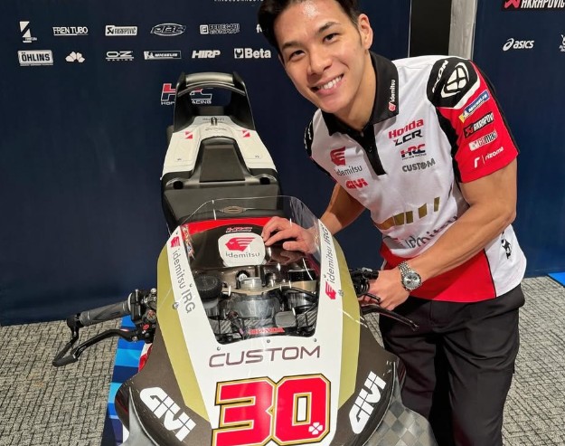 Taka Nakagami 