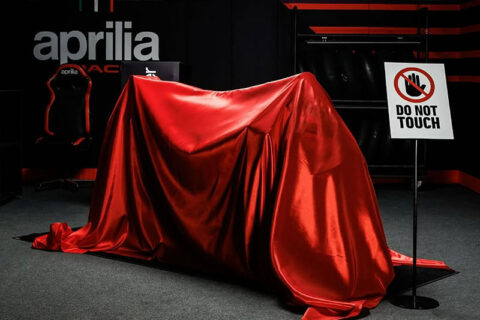 Présentation MotoGP 2025 : Aprilia Racing se dévoile en vidéo en direct !