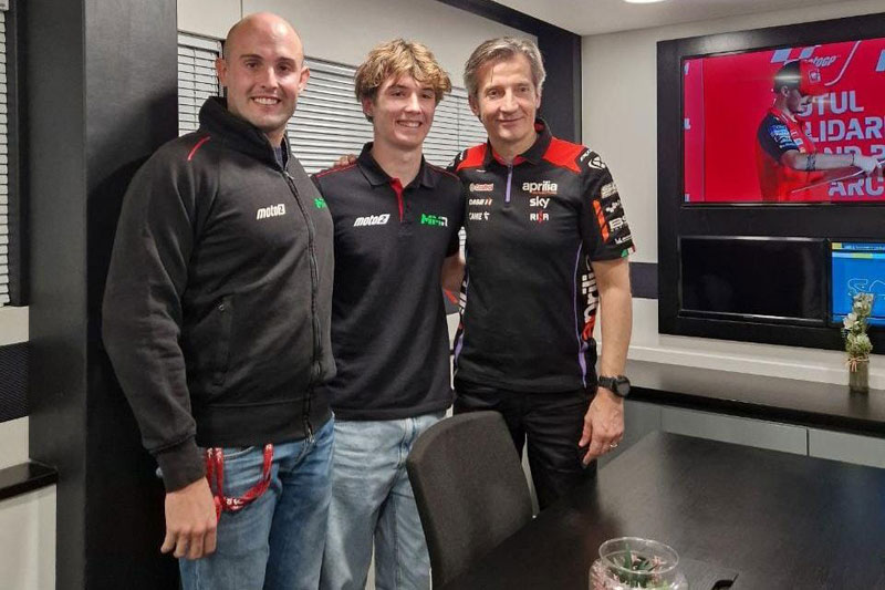 https://www.paddock-gp.com/wp-content/uploads/2025/03/rossi-moore.jpg